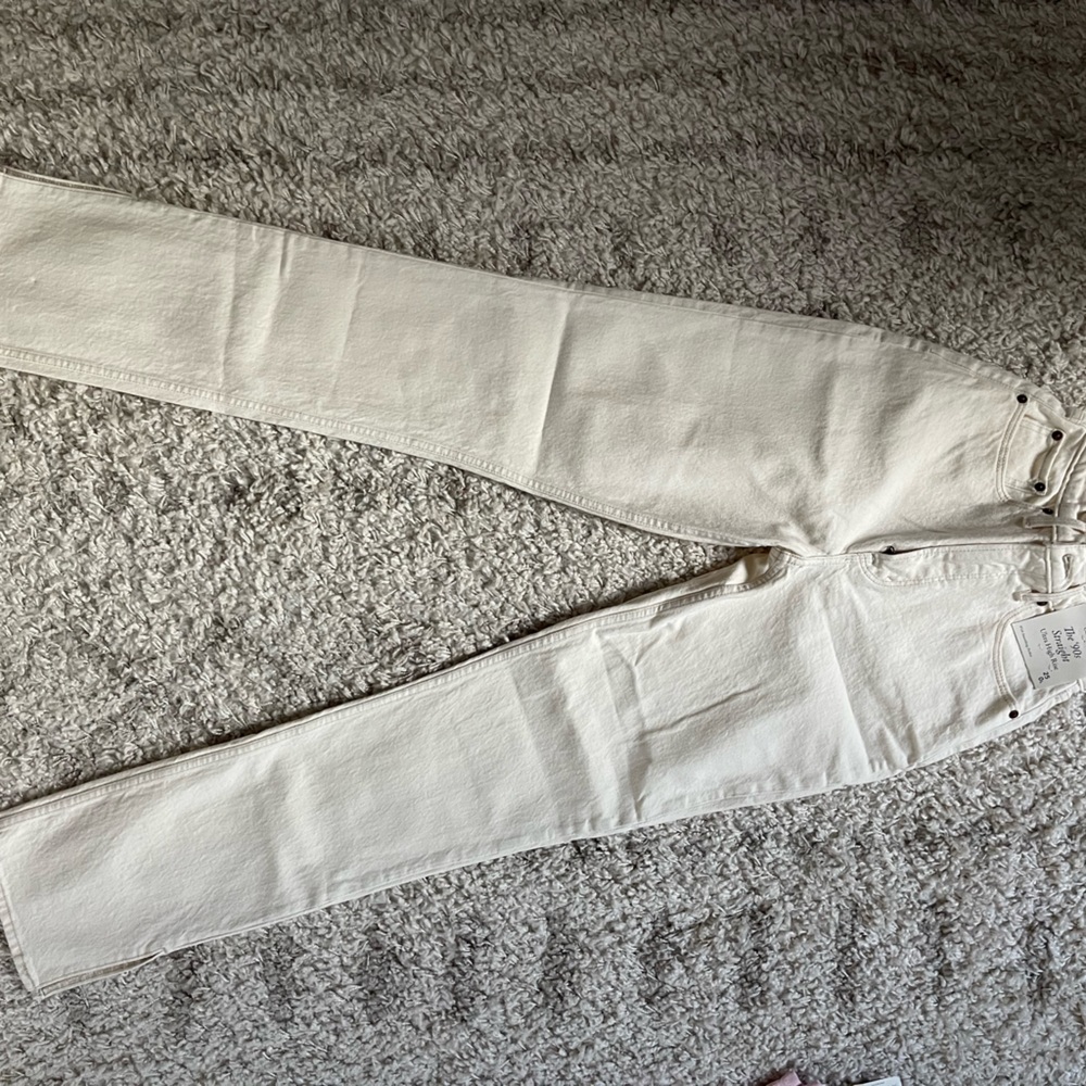 Abercrombie Curve Love Ultra High Rise 90s Straight Jean - Picture 3 of 3